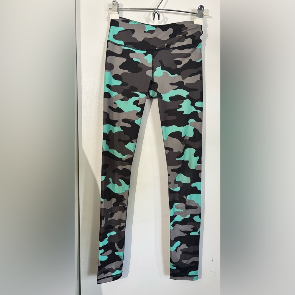 Nicole Miller Teal and Black Camouflage Leggings